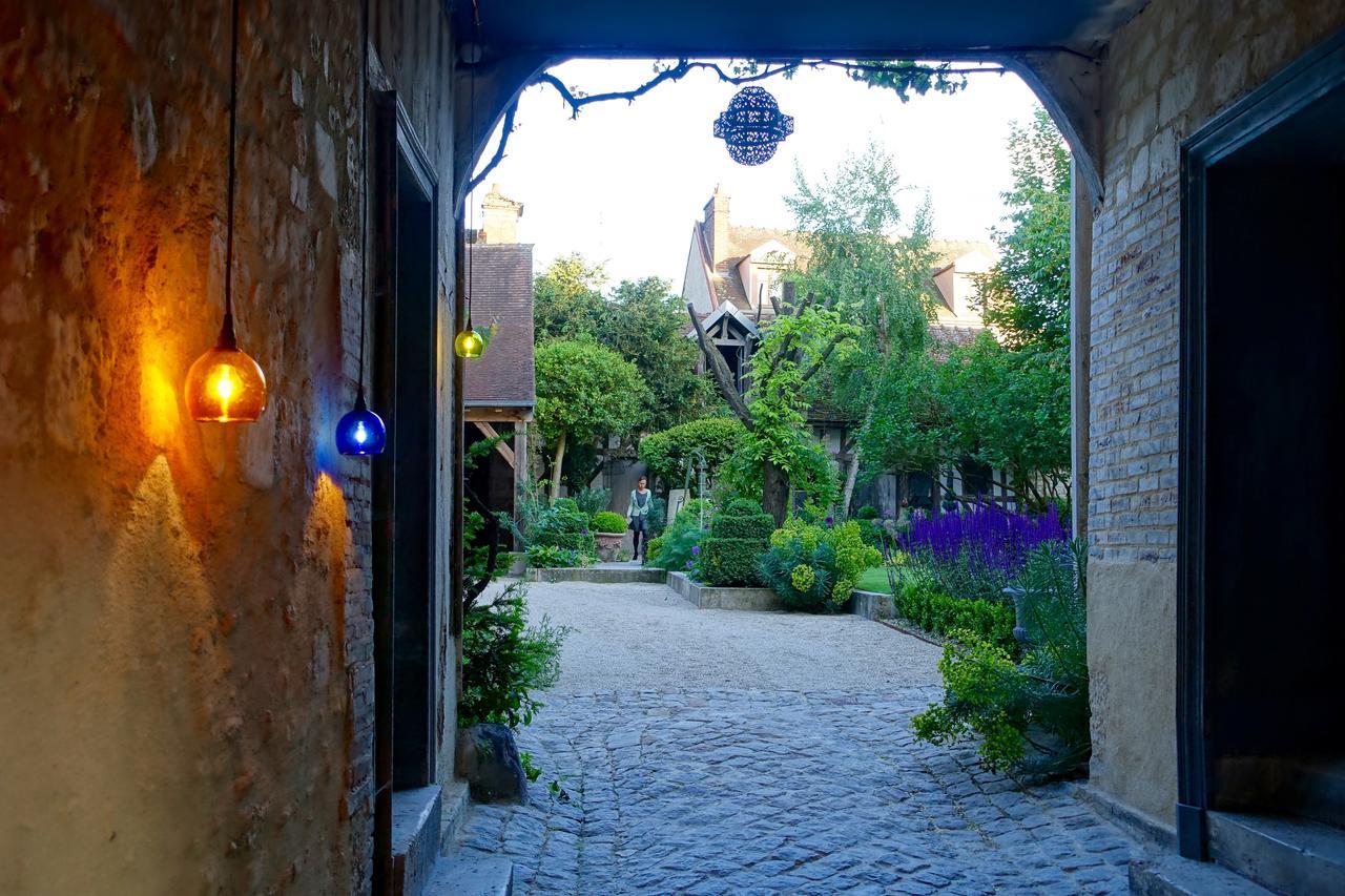 Le Jardin De La Cathedrale Bed & Breakfast Troyes Exterior photo