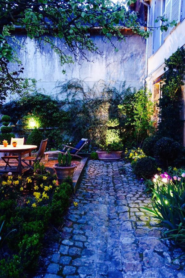 Le Jardin De La Cathedrale Bed & Breakfast Troyes Exterior photo